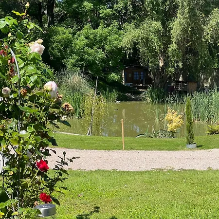 Le Domaine Du Hibou Апартаменты *